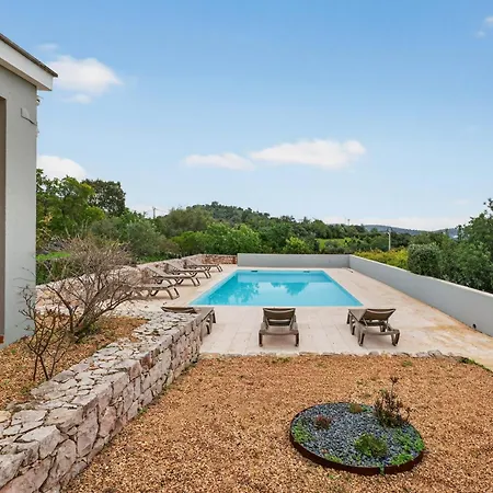 Horizonte Villa *
